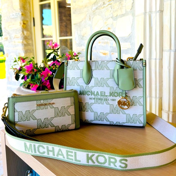 Michael Kors Mirella Small signature handbag& double zip wallet NWT Authentic - Picture 1 of 13